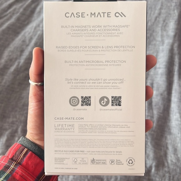 Case-Mate iPhone 15 Pro Max MagSafe Case in Iridescent Soap Bubble - Picture 3 of 5